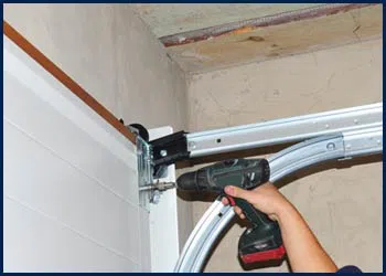 Garage Door Shop Repair Milwaukee, WI 262-297-3848 - cont-door-installation-t-16-09m
