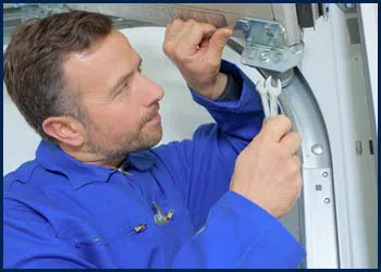 Garage Door Shop Repair Milwaukee, WI 262-297-3848 - cont-door-repair-t-16-09m